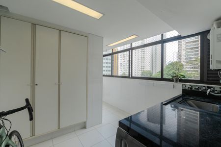 Apartamento à venda com 150m², 3 quartos e 1 vaga Apartamento à venda com 150m², 3 quartos e 1 vagaÁrea de Serviço