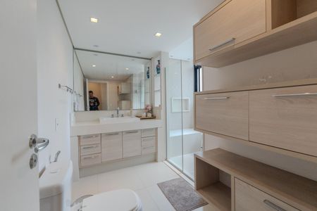 Apartamento à venda com 150m², 3 quartos e 1 vaga Apartamento à venda com 150m², 3 quartos e 1 vagaBanheiro