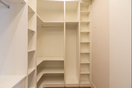 Apartamento à venda com 146m², 3 quartos e 1 vaga Apartamento à venda com 146m², 3 quartos e 1 vagaSuíte - Closet