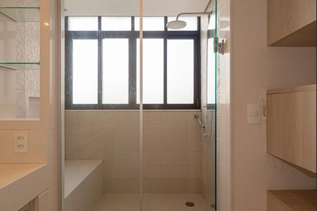 Apartamento à venda com 146m², 3 quartos e 1 vaga Apartamento à venda com 146m², 3 quartos e 1 vagaBanheiro social