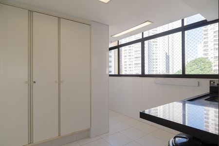 Apartamento à venda com 146m², 3 quartos e 1 vaga Apartamento à venda com 146m², 3 quartos e 1 vagaÁrea de Serviço