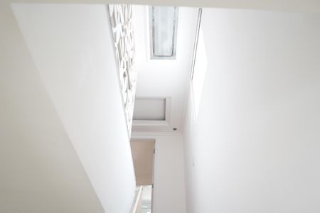 Casa para alugar com 200m², 2 quartos e 1 vagaEscada