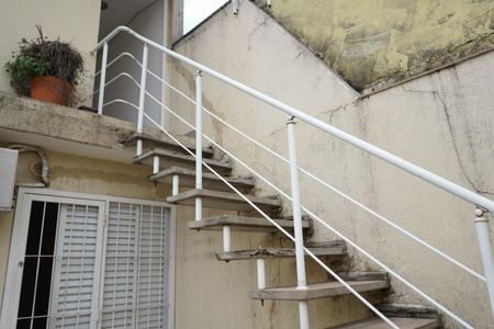 Casa para alugar com 200m², 2 quartos e 1 vagaEscada