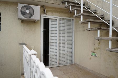 Casa para alugar com 200m², 2 quartos e 1 vagaQuintal
