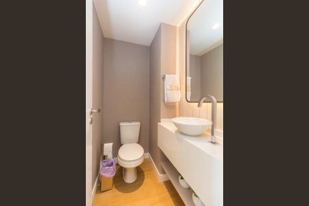 Lavabo  de apartamento para alugar com 1 quarto, 49m² em Petrópolis, Porto Alegre