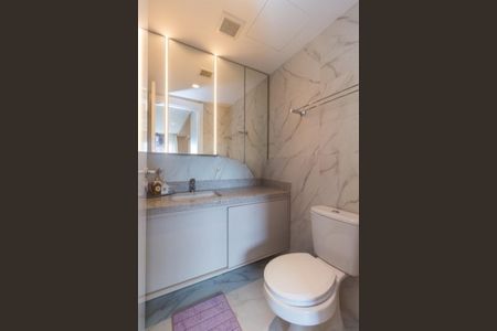 Banheiro 1 de apartamento para alugar com 1 quarto, 49m² em Petrópolis, Porto Alegre