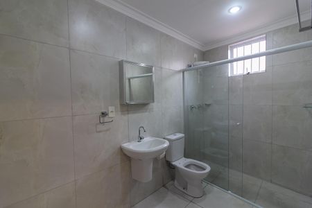 Casa para alugar com 120m², 3 quartos e 2 vagas Casa para alugar com 120m², 3 quartos e 2 vagasBanheiro Social 2