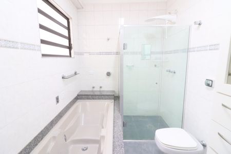 Casa à venda com 150m², 4 quartos e 2 vagasBanheiro da Suíte 1