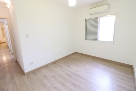 Casa à venda com 150m², 4 quartos e 2 vagasSuíte 1