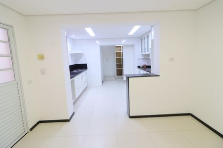 Casa à venda com 150m², 4 quartos e 2 vagasCozinha