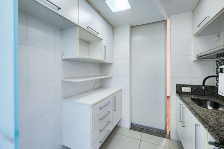 Apartamento à venda com 43m², 2 quartos e 1 vaga Apartamento à venda com 43m², 2 quartos e 1 vagaCozinha