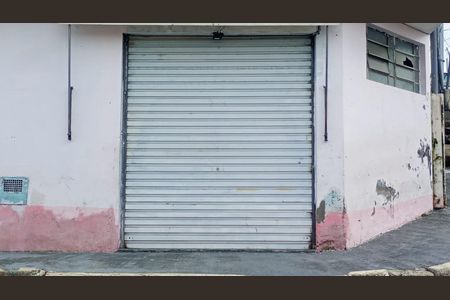 Fachada de casa para alugar com 1 quarto, 1515m² em Vila Oliveira, Mogi das Cruzes