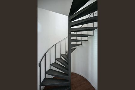 Apartamento para alugar com 58m², 1 quarto e 2 vagasEscada