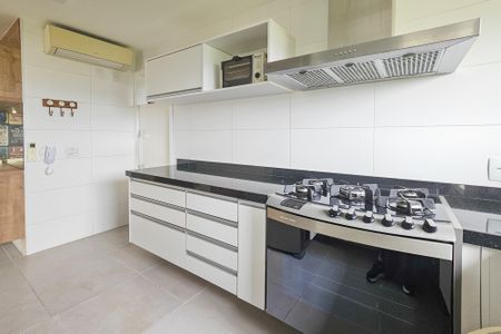 Apartamento para alugar com 158m², 3 quartos e 3 vagascozinha