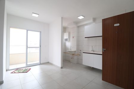 Sala de apartamento para alugar com 2 quartos, 44m² em Jardim Patricia, Uberlândia