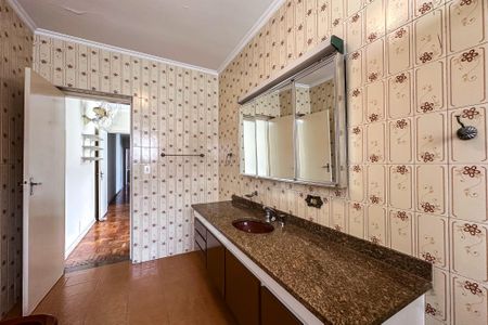 Casa à venda com 200m², 5 quartos e 5 vagasBanheiro da Suíte