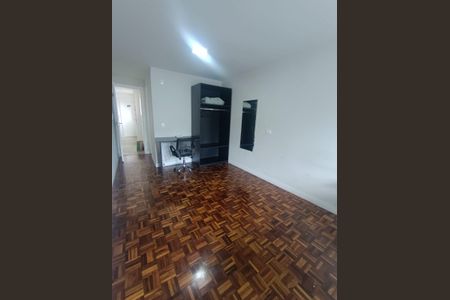 Quarto  de kitnet/studio para alugar com 1 quarto, 28m² em Centro, Curitiba