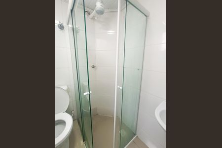 Banheiro  de kitnet/studio para alugar com 1 quarto, 28m² em Centro, Curitiba