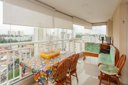 Apartamento para alugar com 107m², 2 quartos e 2 vagasVaranda