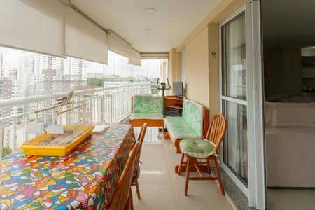 Apartamento para alugar com 107m², 2 quartos e 2 vagasVaranda