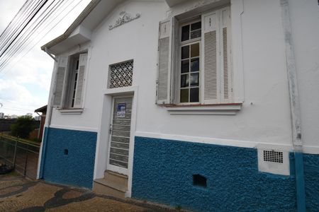 Casa para alugar com 119m², 3 quartos e sem vagaFachada / Placa