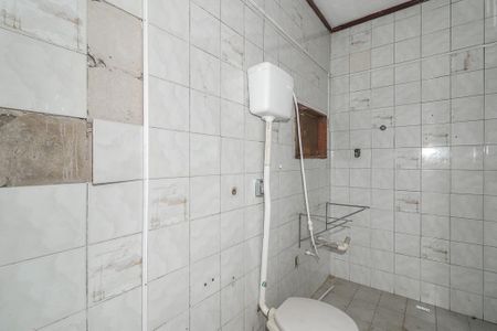 Banheiro da Suíte de casa para alugar com 2 quartos, 183m² em Rubem Berta, Porto Alegre
