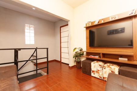 Casa para alugar com 453m², 2 quartos e 6 vagas