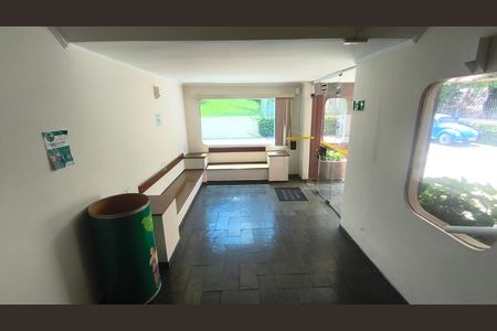 Apartamento à venda com 55m², 2 quartos e 1 vaga Apartamento à venda com 55m², 2 quartos e 1 vagaHall