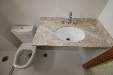 Apartamento à venda com 76m², 2 quartos e 2 vagasBanheiro