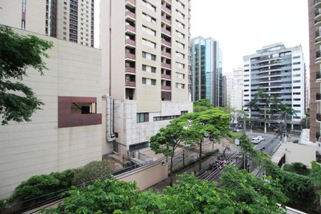 Vista de apartamento à venda com 4 quartos, 240m² em Itaim Bibi, São Paulo