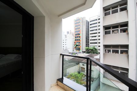 Apartamento à venda com 240m², 4 quartos e 3 vagas Apartamento à venda com 240m², 4 quartos e 3 vagasVaranda da Suíte 1