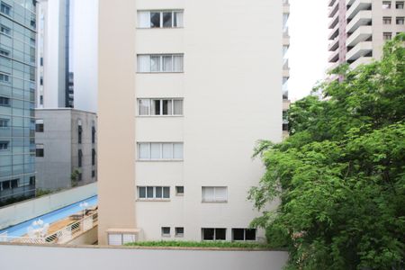 Apartamento à venda com 240m², 4 quartos e 3 vagas Apartamento à venda com 240m², 4 quartos e 3 vagasVista