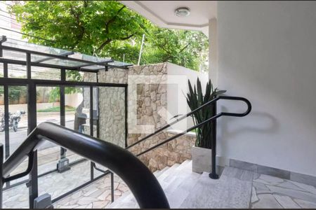 Apartamento à venda com 240m², 4 quartos e 3 vagas Apartamento à venda com 240m², 4 quartos e 3 vagasEntrada