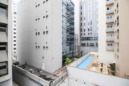 Apartamento à venda com 240m², 4 quartos e 3 vagas Apartamento à venda com 240m², 4 quartos e 3 vagasVista
