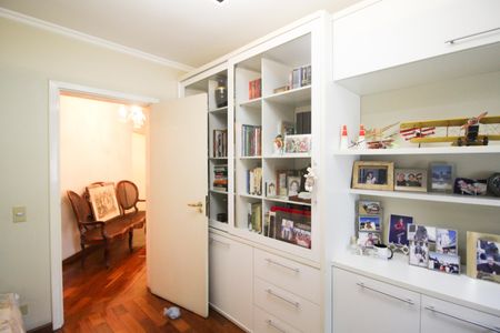 Apartamento à venda com 240m², 4 quartos e 3 vagas Apartamento à venda com 240m², 4 quartos e 3 vagasQuarto