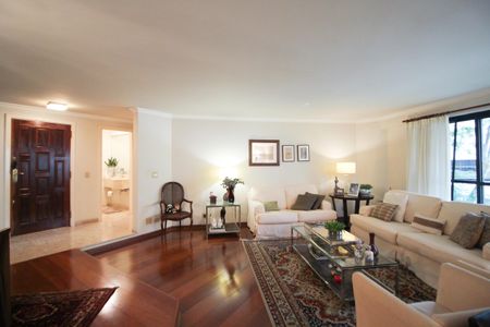 Apartamento à venda com 240m², 4 quartos e 3 vagas Apartamento à venda com 240m², 4 quartos e 3 vagasSala