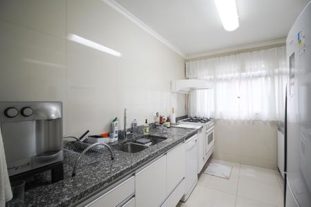 Apartamento à venda com 240m², 4 quartos e 3 vagas Apartamento à venda com 240m², 4 quartos e 3 vagasCozinha