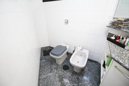 Apartamento à venda com 240m², 4 quartos e 3 vagas Apartamento à venda com 240m², 4 quartos e 3 vagasBanheiro da Suíte 3