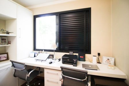 Apartamento à venda com 240m², 4 quartos e 3 vagas Apartamento à venda com 240m², 4 quartos e 3 vagasQuarto