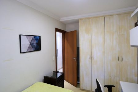 Apartamento à venda com 125m², 4 quartos e 2 vagasQuarto 2