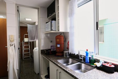 Apartamento à venda com 125m², 4 quartos e 2 vagasCozinha