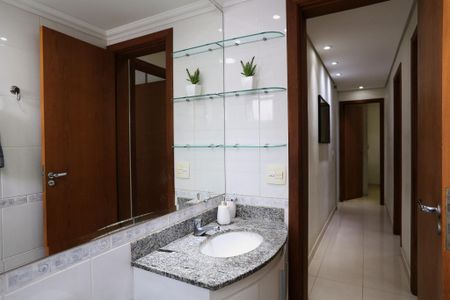 Apartamento à venda com 125m², 4 quartos e 2 vagasBanheiro