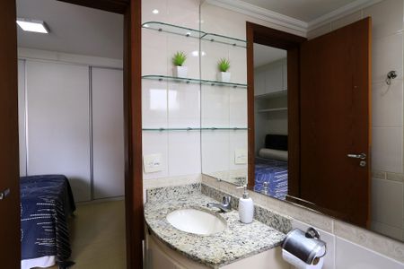 Apartamento à venda com 125m², 4 quartos e 2 vagasBanheiro da Suíte