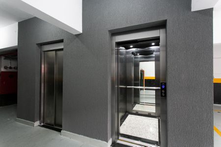 Apartamento para alugar com 37m², 2 quartos e 1 vagaÁrea Comum - Elevador