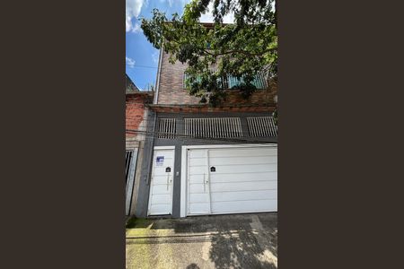 Casa para alugar com 80m², 2 quartos e sem vaga Casa para alugar com 80m², 2 quartos e sem vagaFachada