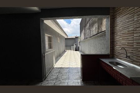 Casa para alugar com 80m², 2 quartos e sem vaga Casa para alugar com 80m², 2 quartos e sem vagaQuintal - Area de Serviço