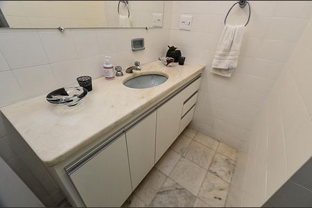Apartamento à venda com 170m², 4 quartos e 1 vagaBanheiro Social