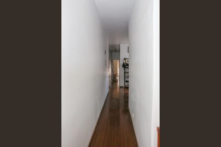 Casa à venda com 650m², 4 quartos e 4 vagasCorredor