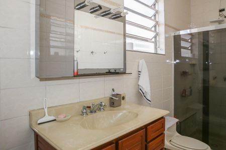 Casa à venda com 650m², 4 quartos e 4 vagasCasa 2 - Banheiro da Suíte