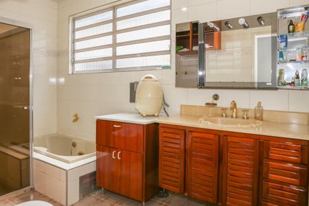 Casa à venda com 650m², 4 quartos e 4 vagasBanheiro